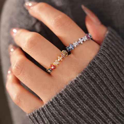 Exquisiter Bunter Zirkon Offener Ring Für Damen Kupfer Mit Vergoldetem Blumencluster Verstellbarer Modischer Fingerschmuck