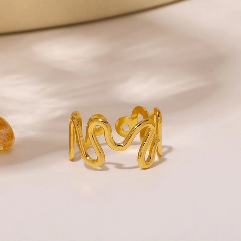 Irregulärer Wellen Offener Ring 18K Vergoldeter Edelstahl Verdrehte Linie Minimalistischer Geometrischer Schmuck