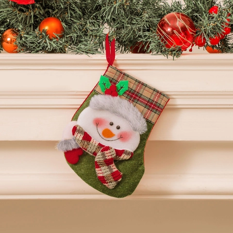 Christmas Stockings Plaid Cloth Felt Santa Snowman Reindeer Cartoon Hanging Fireplace Decorations For Party Gift Bags