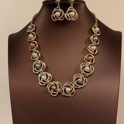 Elegante Collana Con Fiori E Orecchini In Lega Strass Künstliche Perle Finte Multicolore Stile Corte Vintage Per Donna
