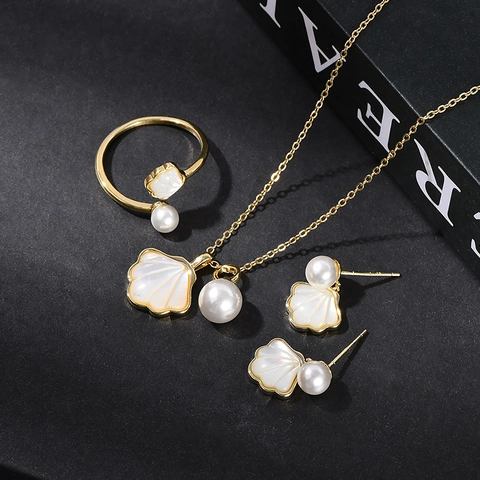 Set di Gioielli Vintage Francese in Rame con Conchiglia Perla Artificiale Zirconia Oro Argento Collana Pendente Conchiglia Orecchini Anello Regolabile Donna