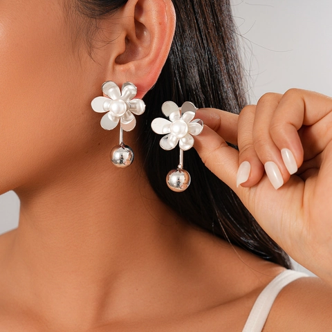 Blumen Hänger Ohrringe Mit Künstliche Perlenimitation Und Silver Earring Post Polierte Kugel Anhänger Eleganter Blumenschmuck Damen