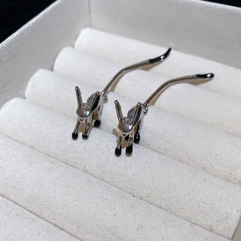 Fuchs Tier Ohrringe Mit Silbernem Ohrstecker Legierung Schwarz Emaille Langer Schwanz Chic Nischen Design Damen