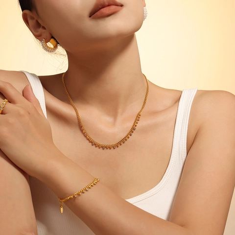 Ensemble Collier Bracelet en Acier Inoxydable Plaqué Or 18K Minimaliste Gland à Perles Rondes Strass Bijoux pour Femmes Cadeau