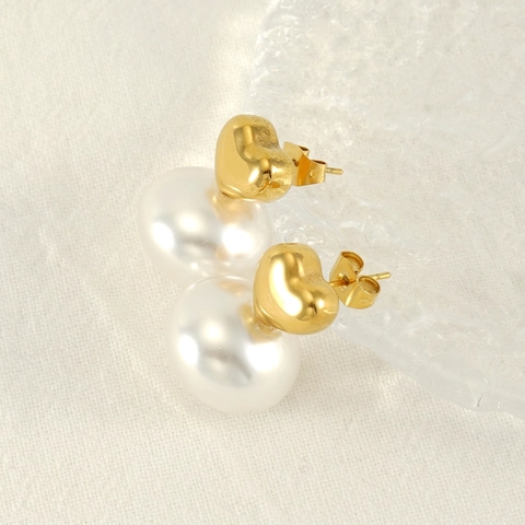Heart Artificial Pearl Earrings Stainless Steel 18K Gold Plated Vintage Simple Design Titanium Steel Earring Post Women Elegant