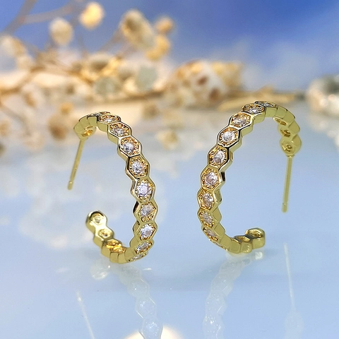 18K Gold Plated Honeycomb Hexagon Hoop Earrings For Women Exquisite Rhinestone Minimalist C-Shape Fashion Jewelry Ear Buckle