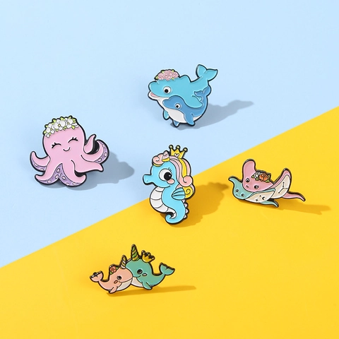 Spille In Smalto Di Lega Animali Marini Cartone Animato Polpo Rosa Delfino Blu Cavalluccio Marino Narvalo Razza Manta Distintivi