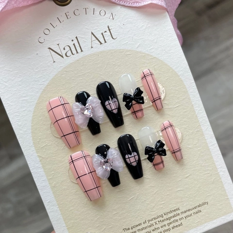 Handgefertigte Aufdrücknägel Lange Sargform Rosa Schwarz Karo Schleife Herz Strass Süßer Cool Y2K Falsche Nägel
