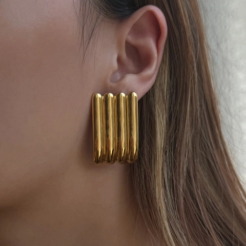 Orecchini a Bottone Vintage Geometrici in Acciaio Inossidabile a Pieghe per Donna Placcati Oro 18K Struttura Metallica Minimalista