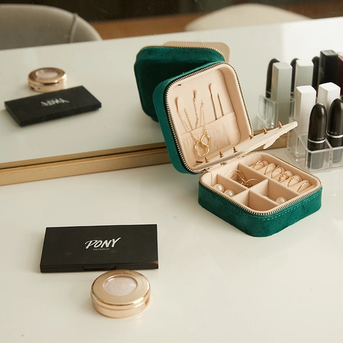 Portable Velvet Jewelry Box With Mirror Small Travel Jewelry Organizer For Rings Earrings Necklace Soft Velveteen Storage Box