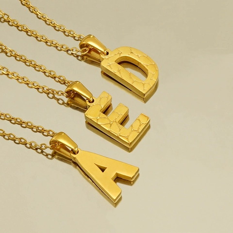 Initial Buchstaben Anhänger Halskette 18K Vergoldet 304 Edelstahl Geprägte Struktur Schlüsselbein Kette Für Frauen