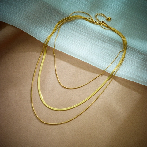 Collana a Strati in Acciaio al Titanio con Catena a Osso di Serpente per Donna Placcata in Oro Gioielli di Moda Minimalista