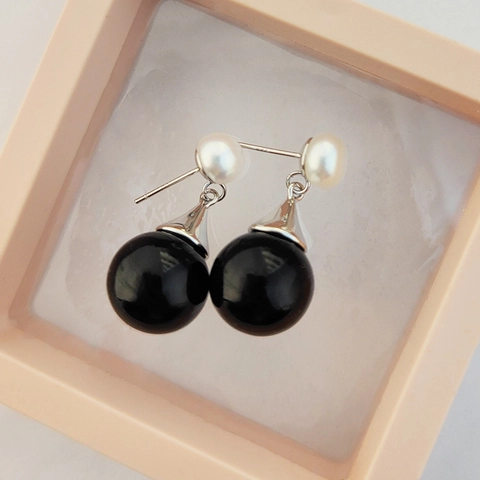 French Vintage Freshwater Pearl Drop Earrings For Women Elegant Black Round Bead Artificial Pearl Dangle Earrings Jewelry