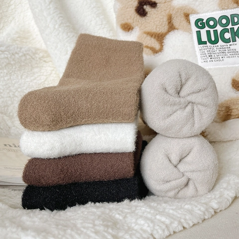 Women Plush Thickened Mid-Calf Socks Warm Cotton Blend Solid Color Home Floor Sleeping Socks Winter Cozy Breathable Socks