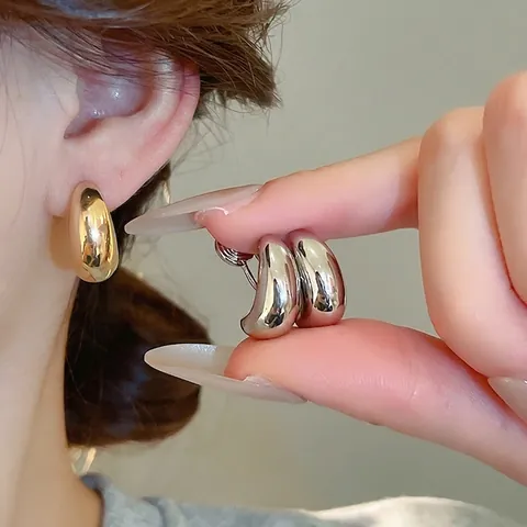 Waterdruppel Clip On Oorbellen Voor Dames Minimalistische Hooggepolijste Metaallegering Sieraden Met Zilveren Oorsteker