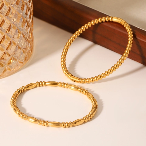 Gold Armreif Für Damen 18K Vergoldeter Edelstahl Minimalistisches Perlen Gedrehtes Seil Gehämmerter Schmuck Wasserdicht