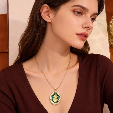 Cameo Portrait Pendant Necklace Stainless Steel Gold Plated With Faux Artificial Pearl Vintage French Elegant Style Women Accessory