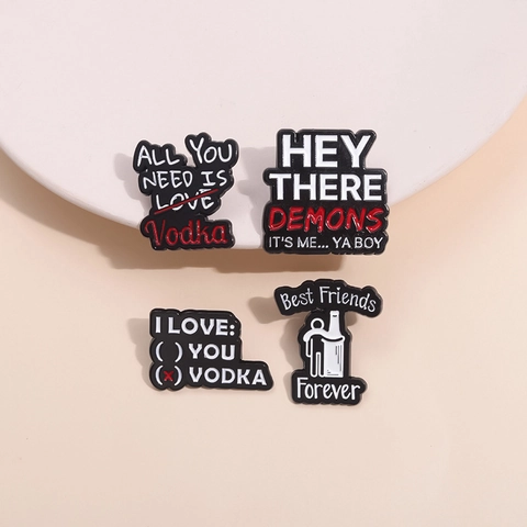 Broche Pin Émail Drôle Alliage Zinc Citation Humoristique Vodka Mème Badge Décoration Vêtements Sac À Dos Nouveauté Unisexe