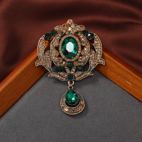 Vintage Palace Style Hollow Brooch Alloy Rhinestone Inlay Baroque Water Drop Pendant Exquisite Jewelry Accessory For Women