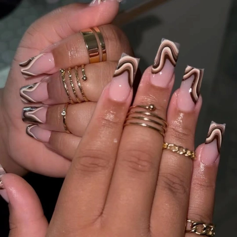 Lange Vierkante Franse Press On Nagels Coffin Kunstnagels Golven Patroon Roze Bruin Glanzend Kunstmatige Nagels Volledige Dekking Dames