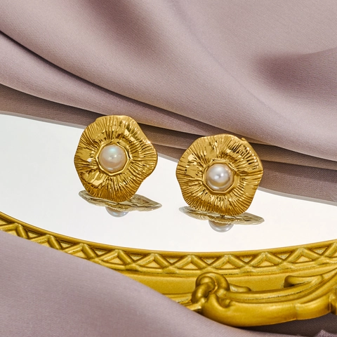 Vintage Edelstahl Blumen Ohrstecker Für Damen Mit Künstliche Perle Gold Plissiert Blume Ohrringe Modischer Schmuck Geschenk
