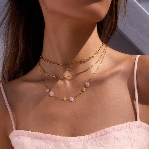 Daisy Pendant Necklace 18K Gold Plated Stainless Steel Pink Enamel Flower Dainty Summer Jewelry For Women Hypoallergenic