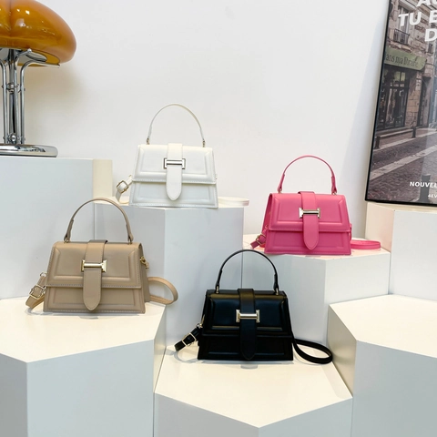 Minimalistische Damen Umhängetasche Aus PU Leder Mit Metallschnalle Schicke Pendler Quadratische Handtasche Mit Griff