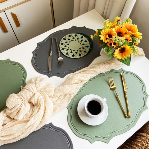 Tovaglietta Pelle Sintetica PU PVC Impermeabile Resistente Olio Calore Bordo Smerlato Irregolare Vintage Stile Europeo