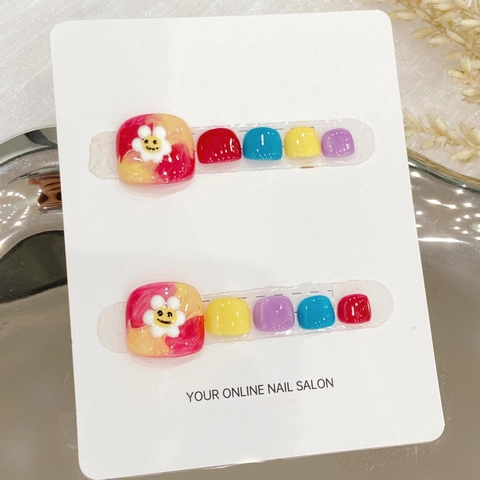 Faux Ongles Pieds Faits Main Colorés Brillants Faux Ongles Orteils Fleur Blanche Visage Souriant Style Mignon Femmes