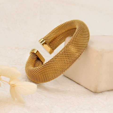 Collier Ras de Cou Minimaliste en Acier Inoxydable Maille pour Femmes Ensemble Bijoux Bracelet Manchette Ouvert en C Plaqué Or 18K