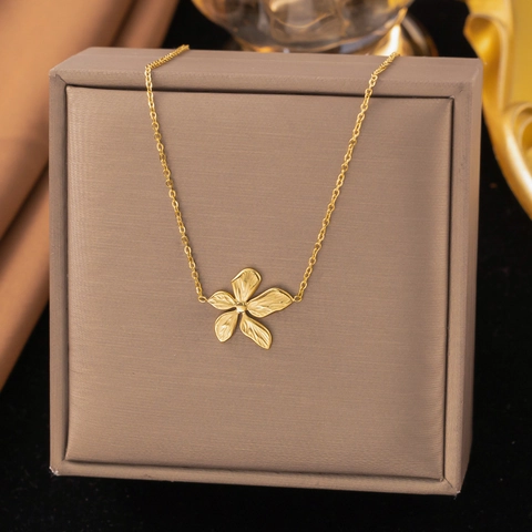 Western Vacation 18K Gold Plated Titanium Steel Flower Petal Jewelry Set Botanical Textured Pendant Necklace Earrings Open Ring