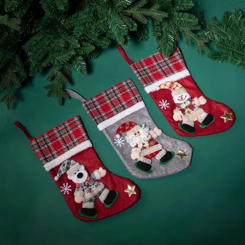 Calze Di Natale Tessuto Feltro 3D Babbo Natale Pupazzo Di Neve Renna Orso Polsino Scozzese Ornamenti Appesi Decorazione