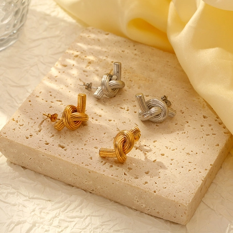 Orecchini a Bottone in Acciaio Inossidabile con Nodo a Vite Placcati in Oro 18K Orecchini a Corda Minimalisti per Donna Gioielli