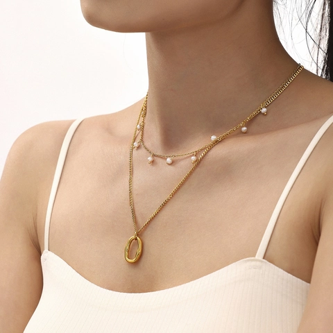 Collar Multicapa De Acero Inoxidable Con Perlas Artificiales De Concha Flor Y Colgante Ovalado Bañado En Oro De 18K Joyas Elegantes