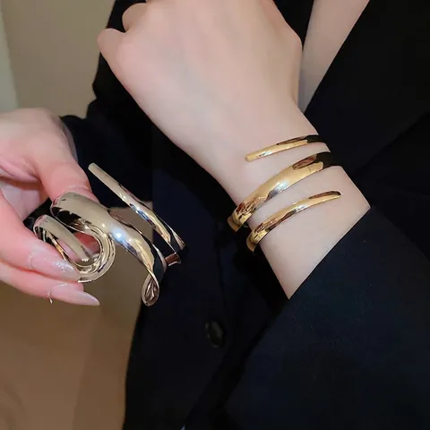 Minimalistische Gepolijste Metalen Open Armring En Ring Met Vloeiend Ontwerp Mode Sieraden Voor Dames Goud Zilver