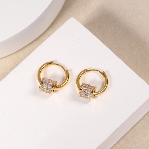 Orecchini a Cerchio in Rame Placcato Oro 18K con Zirconia Eleganti Orecchini a Bottone con Ciondolo a Vita Sottile per Donna Gioielli di Moda