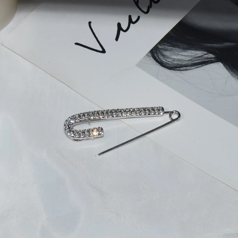 Broche Épingle De Sûreté Alliage Plein Strass Brillant Ton Argent Mode Pour Femmes Costume Manteau Accessoire