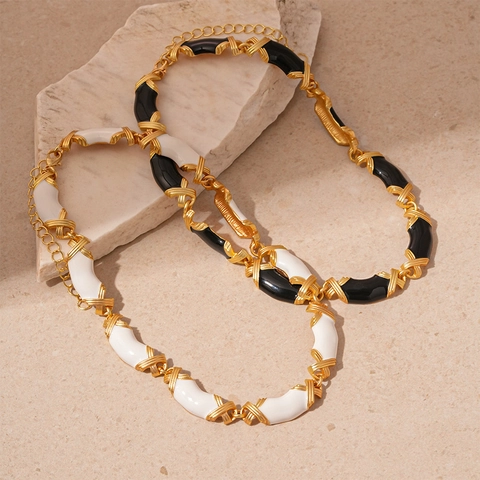 Collier Vintage En Émail Géométrique Croix X Style Français Alliage Patchwork Chaîne De Clavicule Pour Femmes Niche