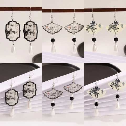 New Chinese Style Retro Fan Shaped Acrylic Earrings For Women 3D Relief Floral Artificial Pearl Dangle Drop Earrings Vintage Jewelry Gift