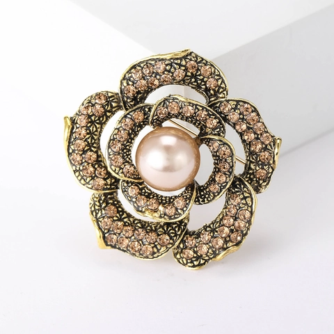 Spilla a Forma di Rosa in Lega Vintage con Strass per Donna Elegante Spilla a Forma di Fiore di Camelia con Perla Artificiale per Abiti Cappotti Gioielli Regalo