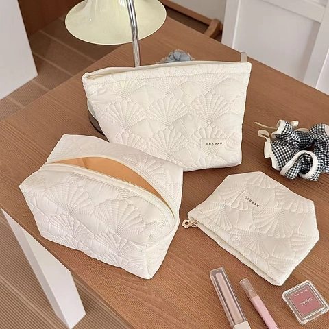Quilted Cosmetic Bag Shell Pattern Travel Makeup Pouch Cream White Portable Organizer Canvas Polyester Zippered Storage