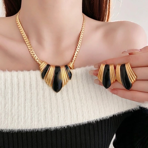 Vintage Jewelry Alloy Enamel Geometric Pendant Necklace Earrings With Silver Earring Post Retro Luxury For Women