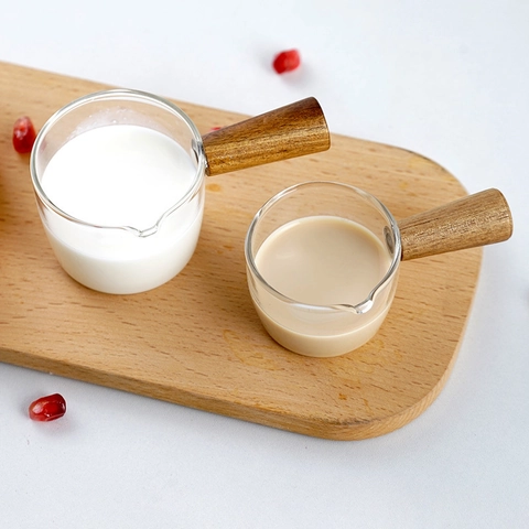 Espresso Measuring Cup High Borosilicate Heat Resistant Glass Pitcher With Wood Handle Spouts For Milk Creamer Barista