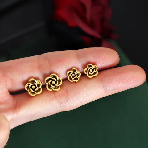 French Vintage Gold Rose Flower Stud Earrings For Women Three-Dimensional Stainless Steel High-End Floral Stud Jewelry