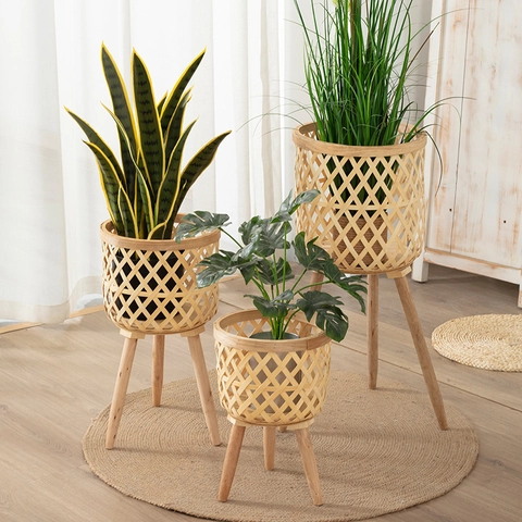 Hand-Woven Rattan Plant Stand With Wooden Legs Nordic Style Floor Woven Flower Basket Natural Wood Color Planter Holder For Indoor Living Room