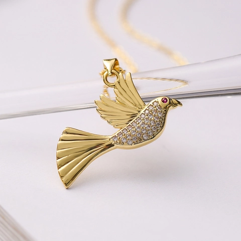 Elegante Collar Con Colgante De Pájaro Loro Cobre Y Circón Brillante Joyería De Animales Para Mujeres Moda Tendencia Diseño De Animales Accesorio Chapado En Oro