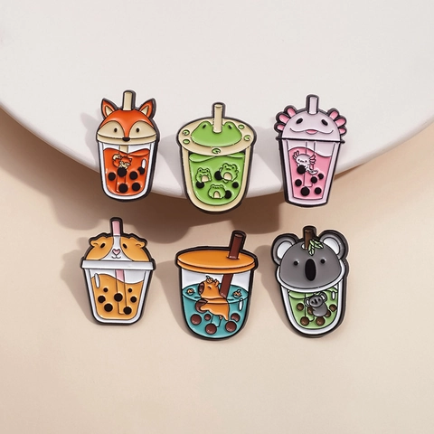 Spilla in Smalto Bubble Tea con Animali dei Cartoni Animati in Lega di Zinco Volpe Rana Axolotl per Zaino Vestiti Regalo di Moda