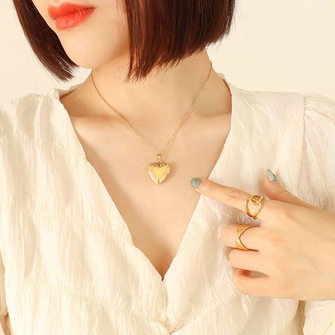 Collana Medaglione Cuore Vintage Francese Acciaio Al Titanio Placcato Oro 18K Goffrato Pendente Porta Foto Gioielli Eleganti Per Donna
