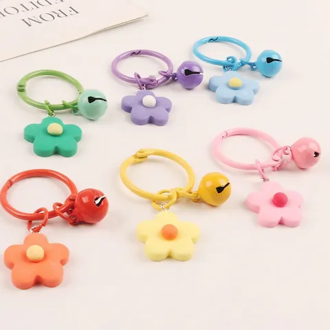 Portachiavi Creativo in Argilla a Forma di Fiore Colorato Con Campana Pendente Floreale Minimalista per Custodia Auricolari Scrapbook Ornamento Donna Regalo
