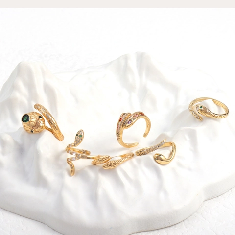 Anello Serpente Regolabile Rame Placcato Oro Zirconia Occhi Verdi Design Animale Gioielli Punk Per Donna Uomo